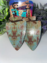 Load image into Gallery viewer, Bronze tooled Arrowhead earrings
